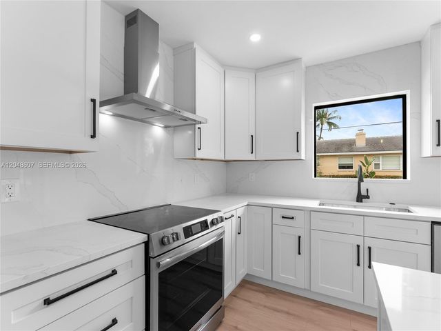 801 S Palmway, Lake Worth, FL 33460