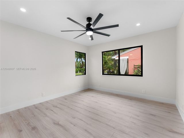 801 S Palmway, Lake Worth, FL 33460