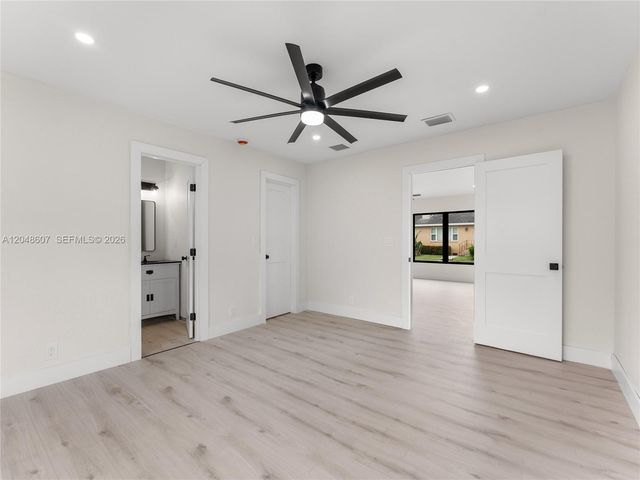 801 S Palmway, Lake Worth, FL 33460