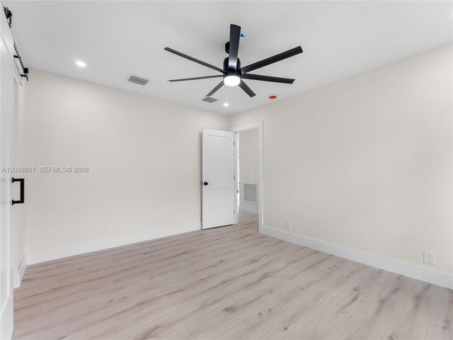801 S Palmway, Lake Worth, FL 33460