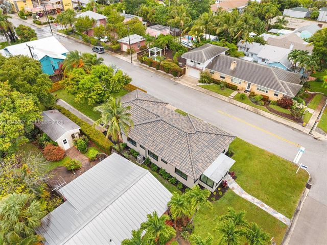 801 S Palmway, Lake Worth, FL 33460