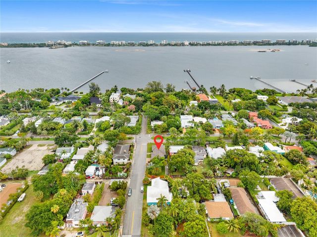 801 S Palmway, Lake Worth, FL 33460