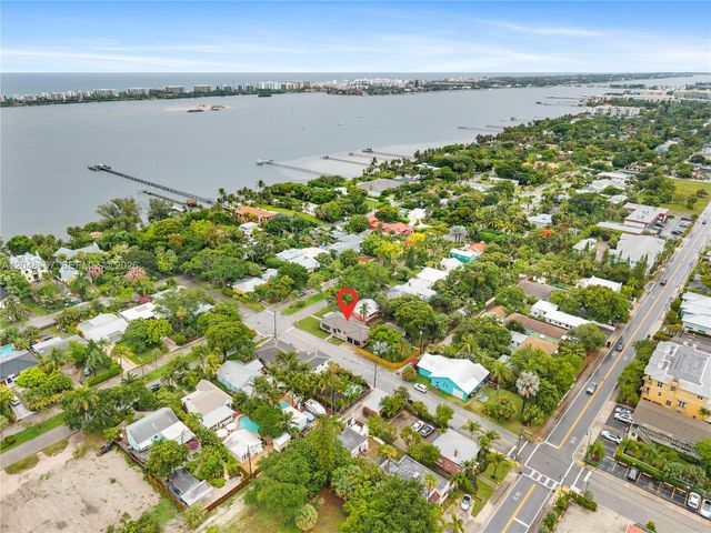 801 S Palmway, Lake Worth, FL 33460