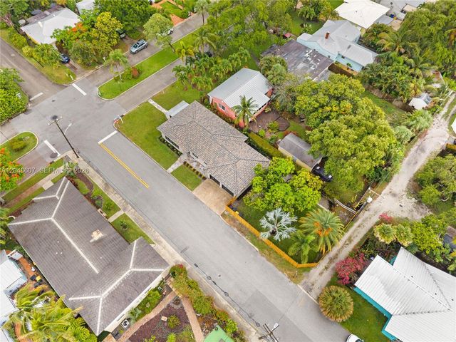 801 S Palmway, Lake Worth, FL 33460