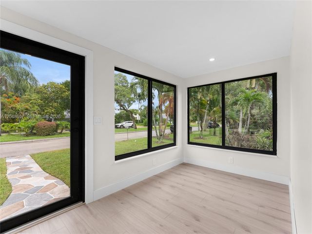 801 S Palmway, Lake Worth, FL 33460