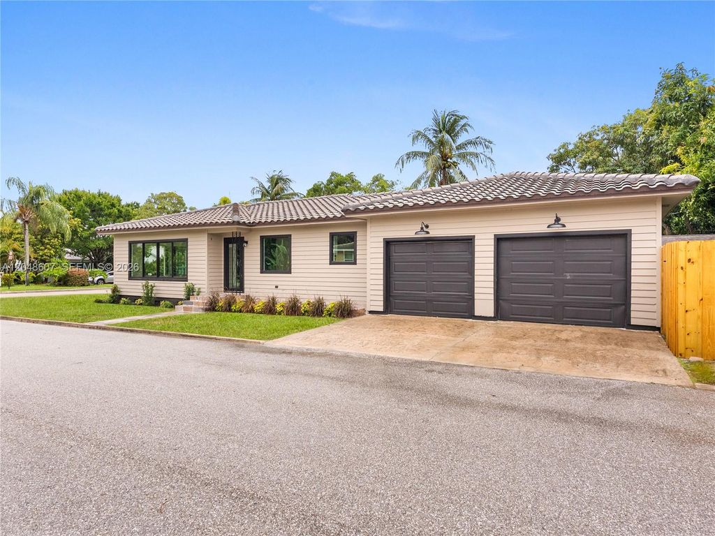 801 S Palmway, Lake Worth, FL 33460