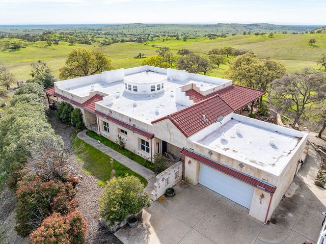 9883 Hernandez Dr, La Grange, CA 95329