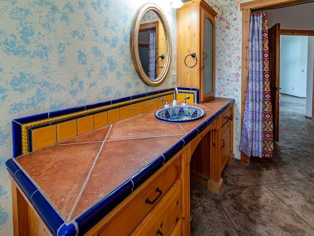 9883 Hernandez Dr, La Grange, CA 95329