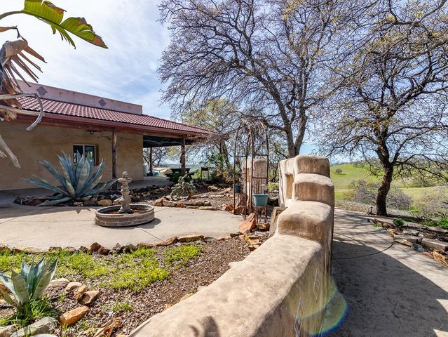 9883 Hernandez Dr, La Grange, CA 95329