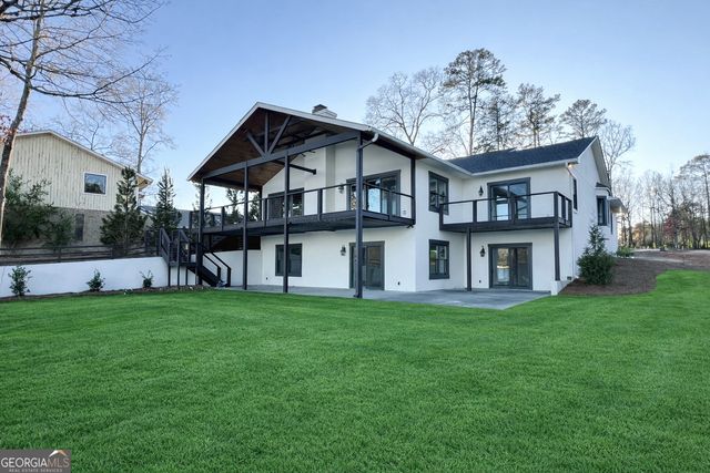 211 Lakecrest Drive NE, Milledgeville, GA 31061