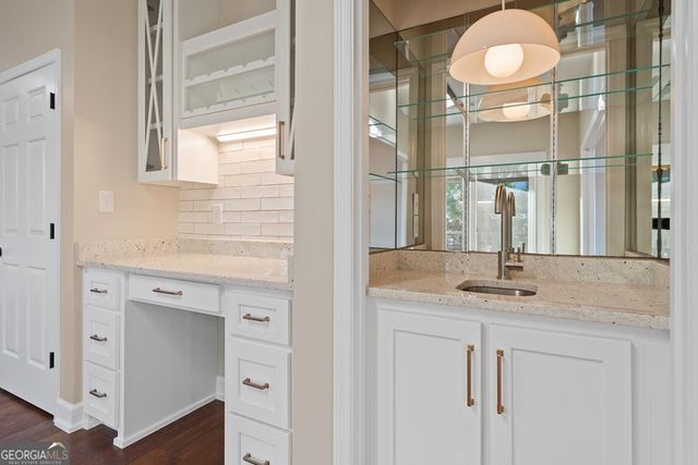 211 Lakecrest Drive NE, Milledgeville, GA 31061