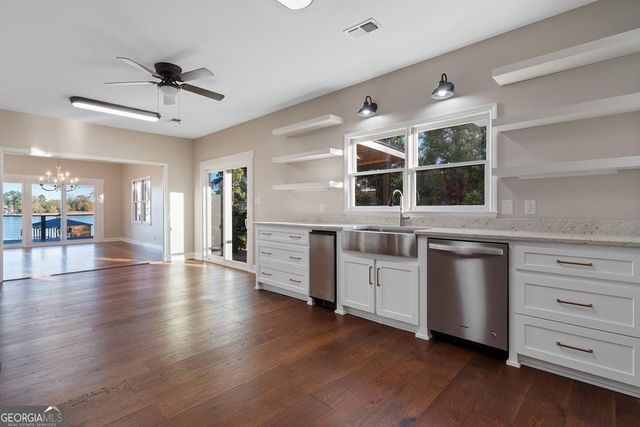 211 Lakecrest Drive NE, Milledgeville, GA 31061