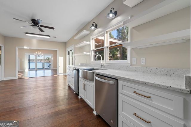 211 Lakecrest Drive NE, Milledgeville, GA 31061