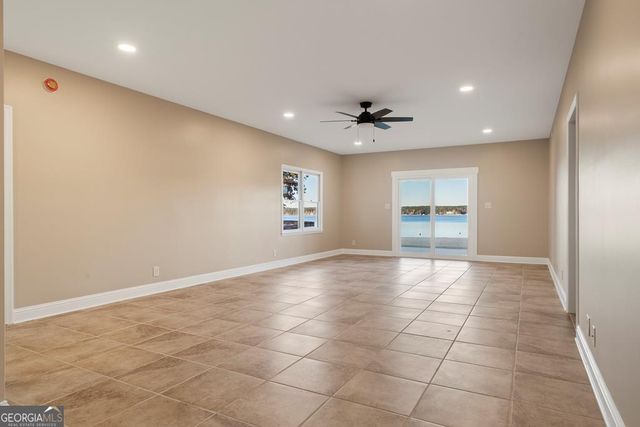 211 Lakecrest Drive NE, Milledgeville, GA 31061