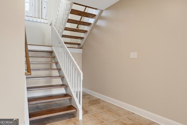 211 Lakecrest Drive NE, Milledgeville, GA 31061