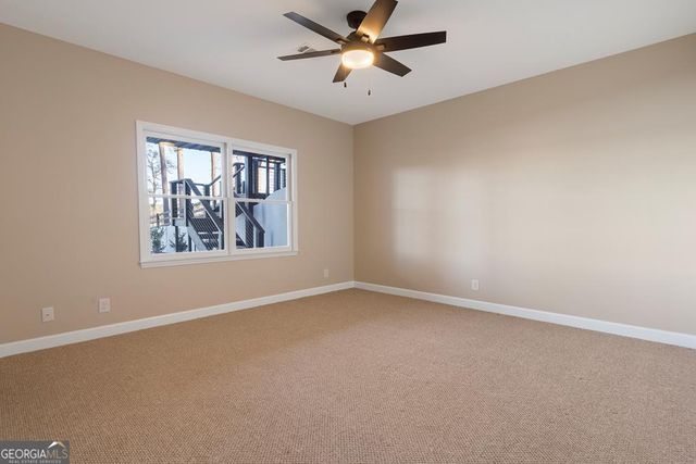 211 Lakecrest Drive NE, Milledgeville, GA 31061