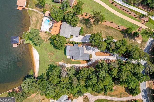 211 Lakecrest Drive NE, Milledgeville, GA 31061