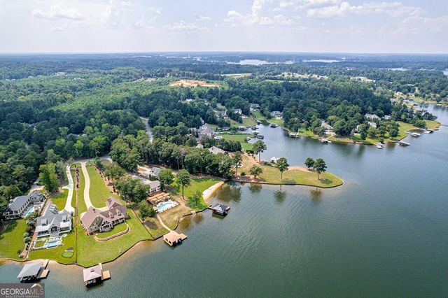 211 Lakecrest Drive NE, Milledgeville, GA 31061