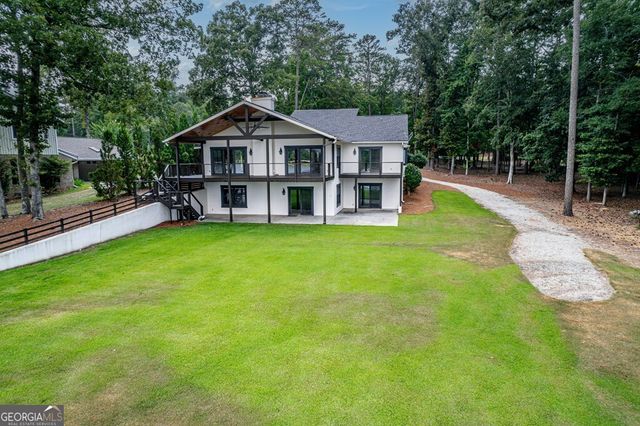 211 Lakecrest Drive NE, Milledgeville, GA 31061