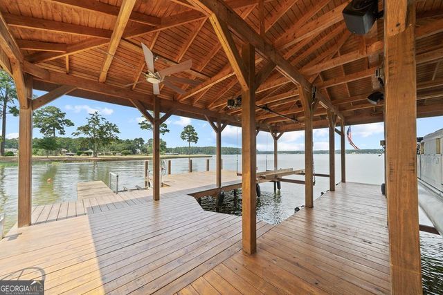 211 Lakecrest Drive NE, Milledgeville, GA 31061