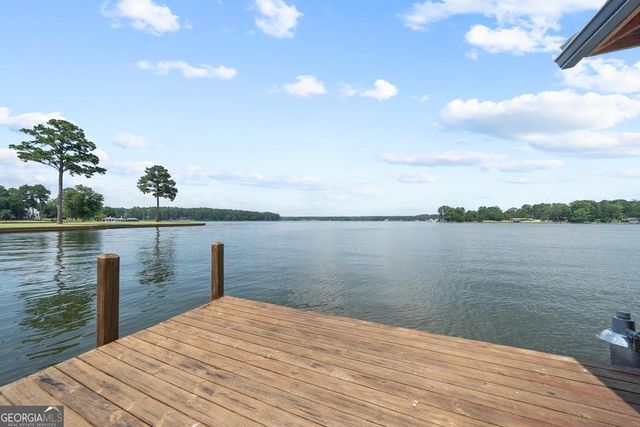 211 Lakecrest Drive NE, Milledgeville, GA 31061