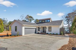 211 Lakecrest Drive NE, Milledgeville, GA 31061