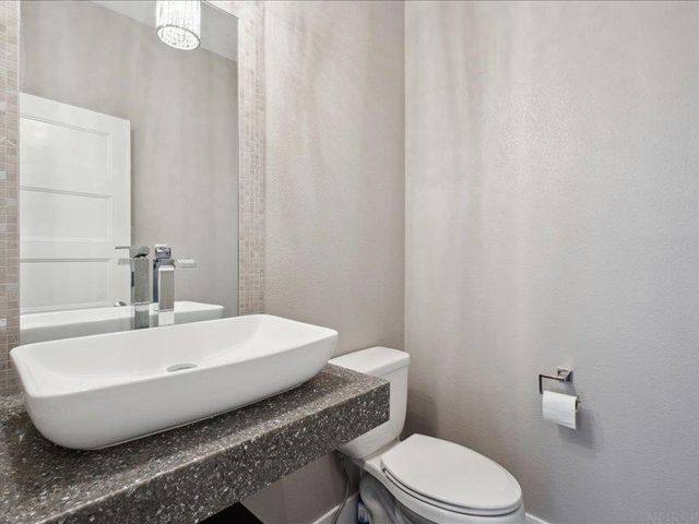 4207 Jakob Circle, Cedar Falls, IA 50613