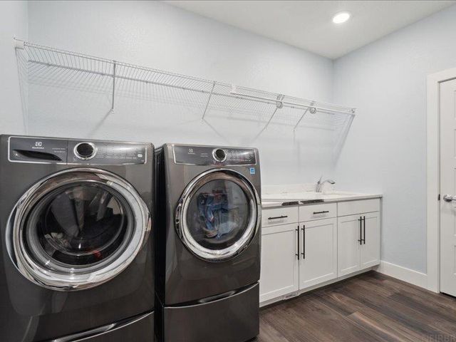 4207 Jakob Circle, Cedar Falls, IA 50613