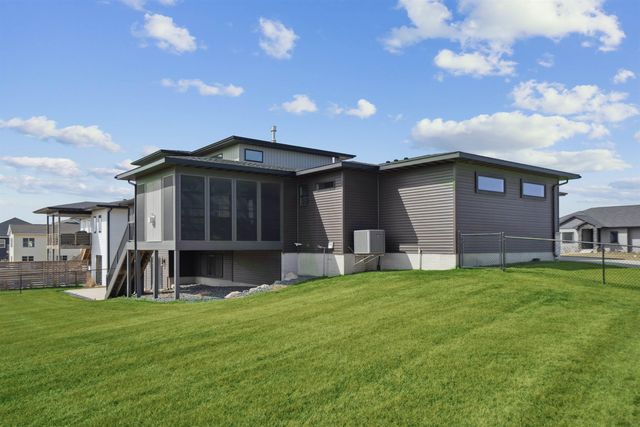 4207 Jakob Circle, Cedar Falls, IA 50613