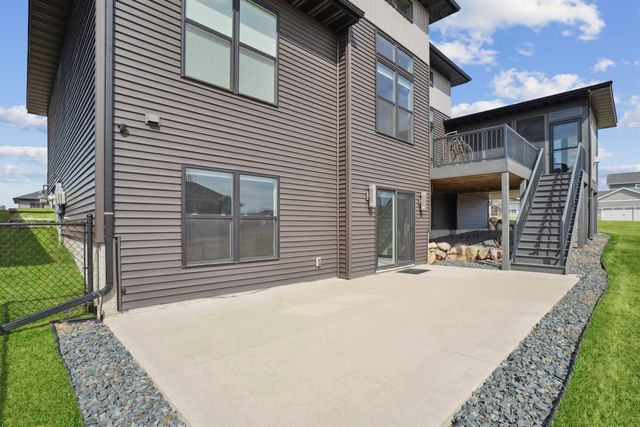 4207 Jakob Circle, Cedar Falls, IA 50613