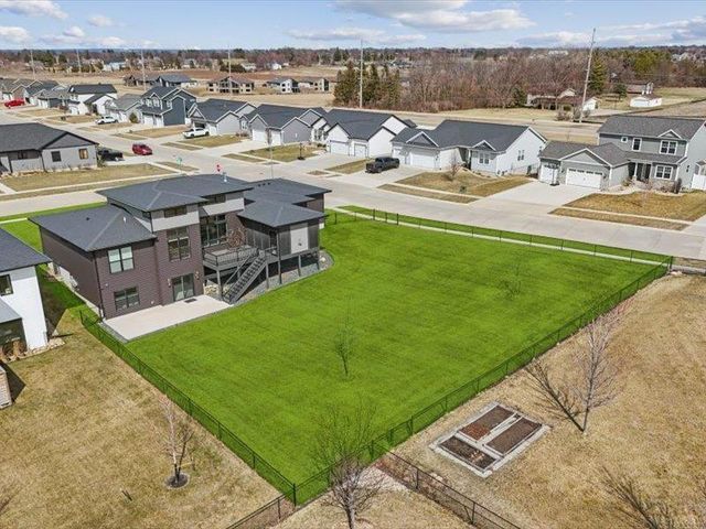 4207 Jakob Circle, Cedar Falls, IA 50613