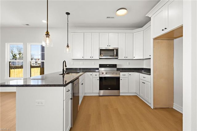 2112 High ST, Portsmouth, VA 23704