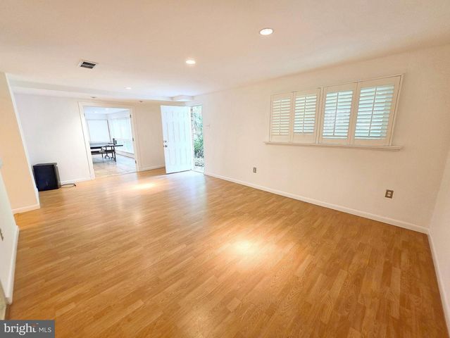 1904 DALMATION DR, Mclean, VA 22101