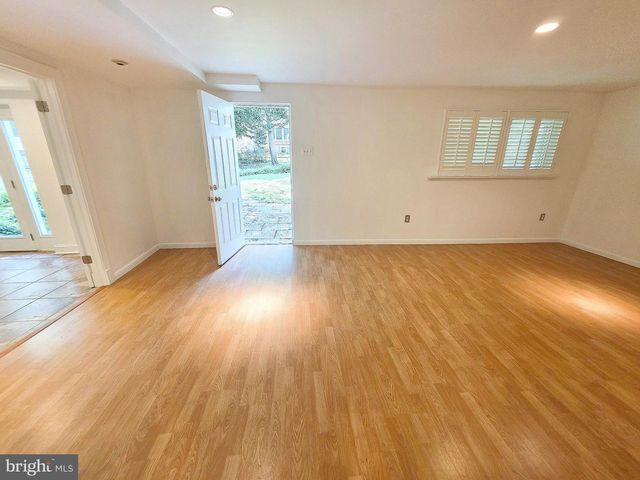 1904 DALMATION DR, Mclean, VA 22101