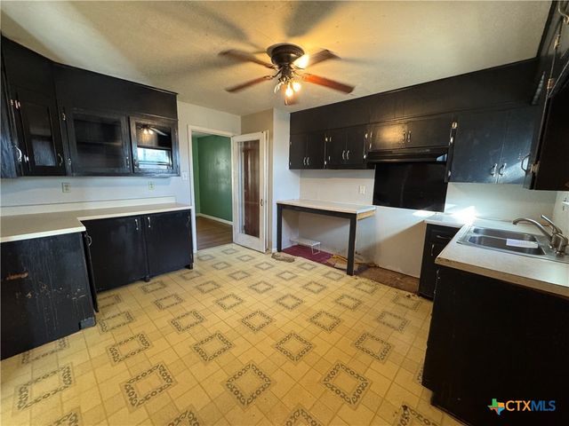 609 S 11th Street, Copperas Cove, TX 76522
