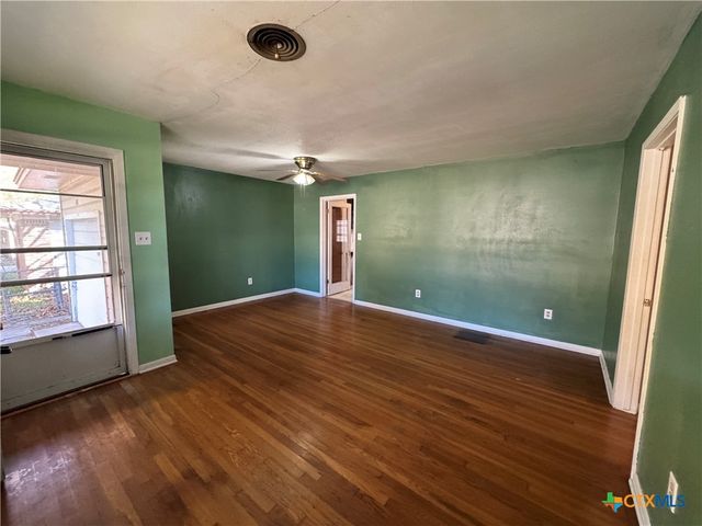 609 S 11th Street, Copperas Cove, TX 76522