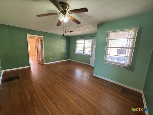 609 S 11th Street, Copperas Cove, TX 76522