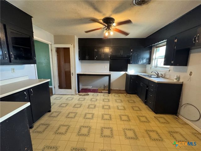 609 S 11th Street, Copperas Cove, TX 76522