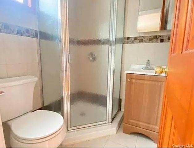 4033 191st Street Floor 3, Flushing, NY 11358
