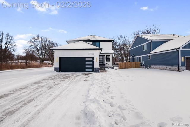 27180 S River Road, Harrison Charter Township, MI 48045