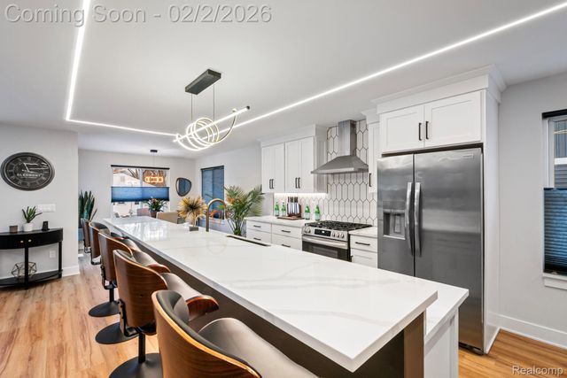 27180 S River Road, Harrison Charter Township, MI 48045