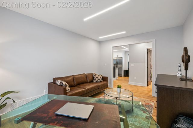 27180 S River Road, Harrison Charter Township, MI 48045