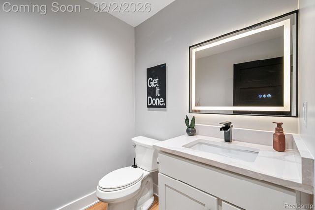 27180 S River Road, Harrison Charter Township, MI 48045