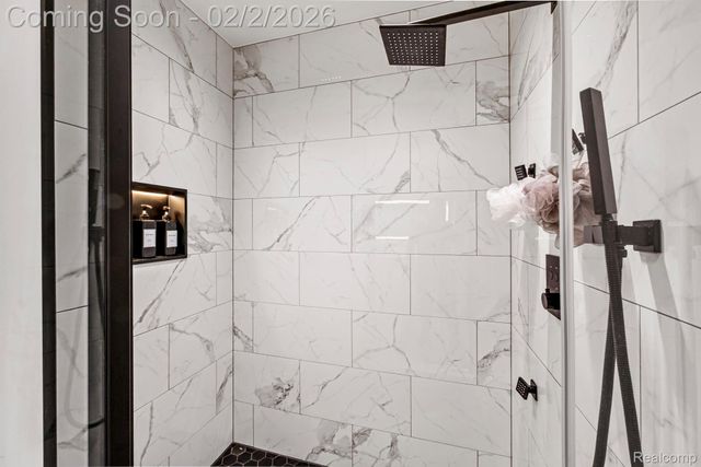 27180 S River Road, Harrison Charter Township, MI 48045