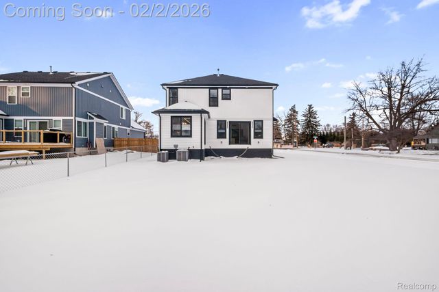 27180 S River Road, Harrison Charter Township, MI 48045