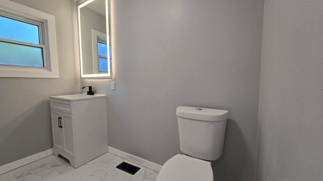 3242 Tenny Street, Lansing City, MI 48910