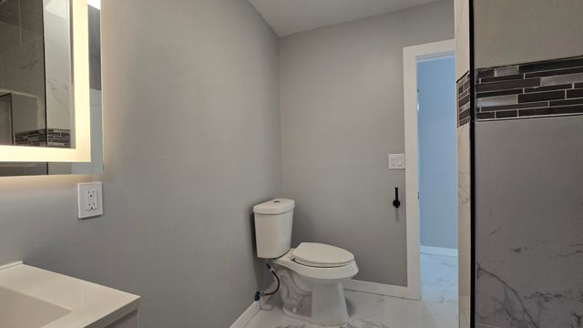3242 Tenny Street, Lansing City, MI 48910