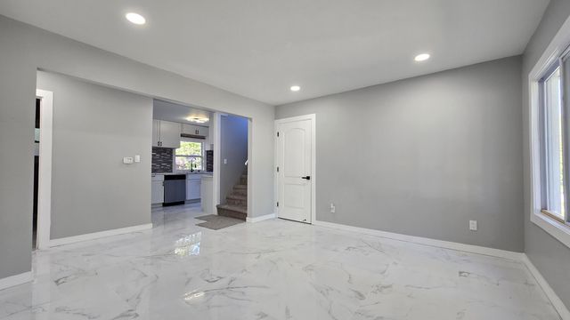 3242 Tenny Street, Lansing City, MI 48910