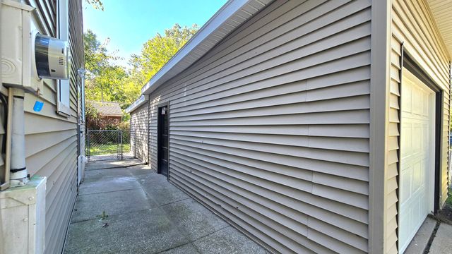 3242 Tenny Street, Lansing City, MI 48910