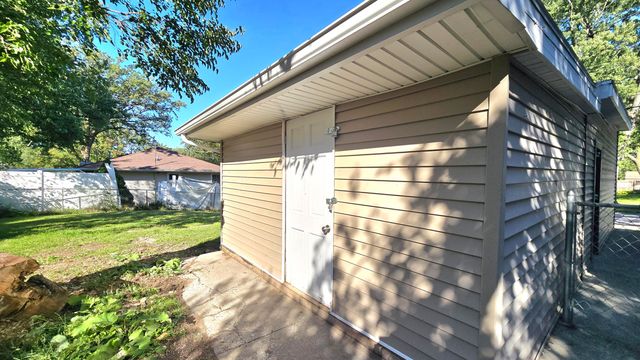 3242 Tenny Street, Lansing City, MI 48910